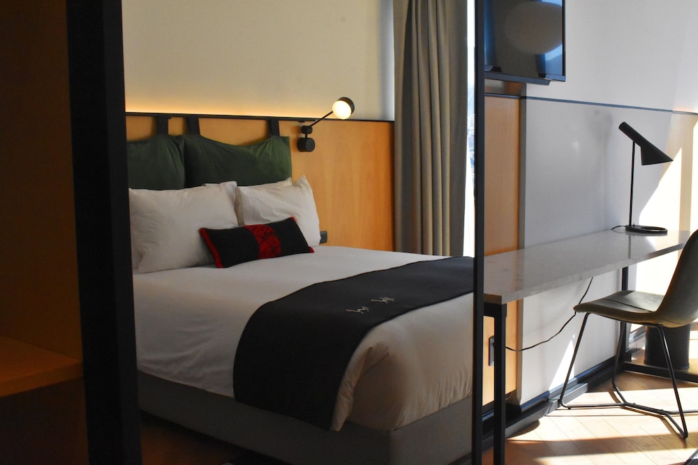 Met Hotel 14/50