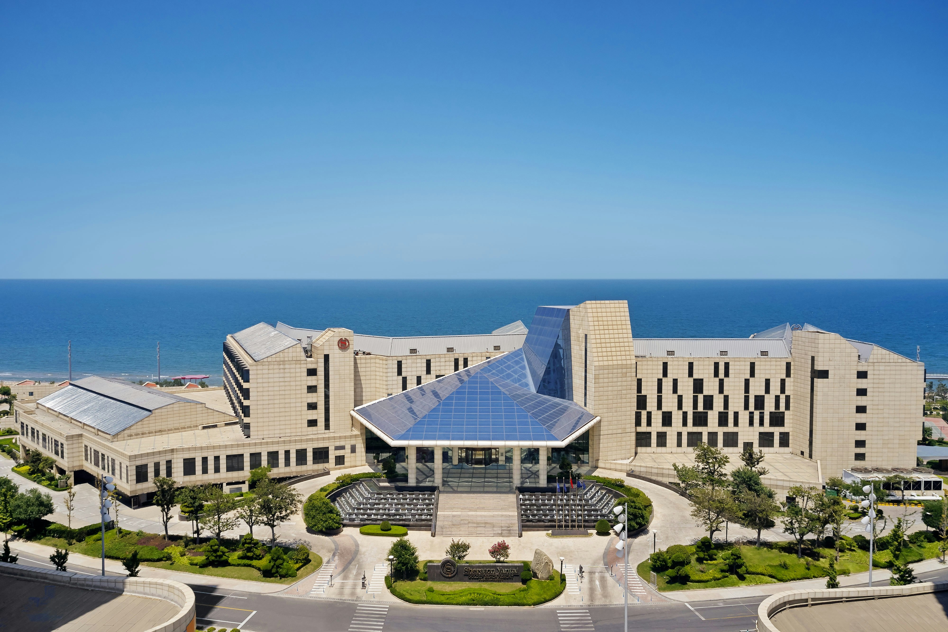 Sheraton Yantai Golden Beach Resort 2/16