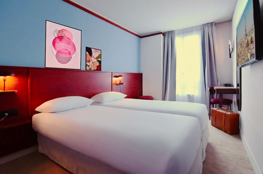 SUPERIOR, DOUBLE OR TWIN BED