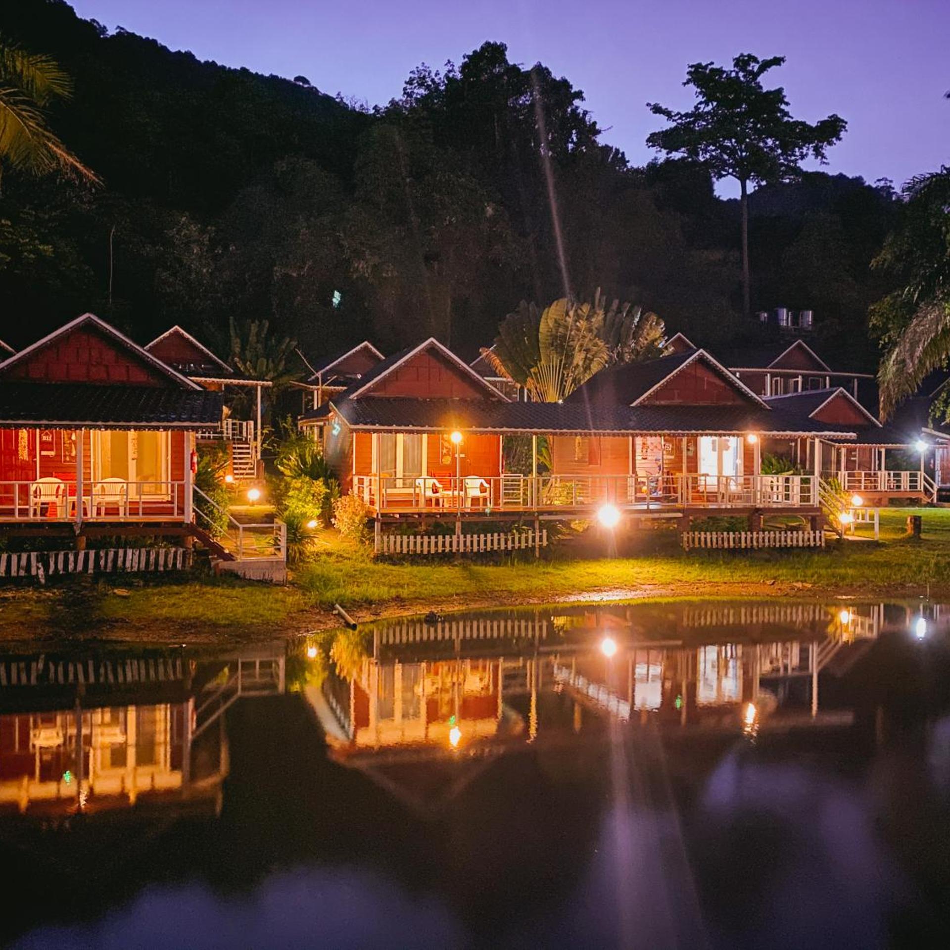 Holiday Resort Ko Yao 1/90