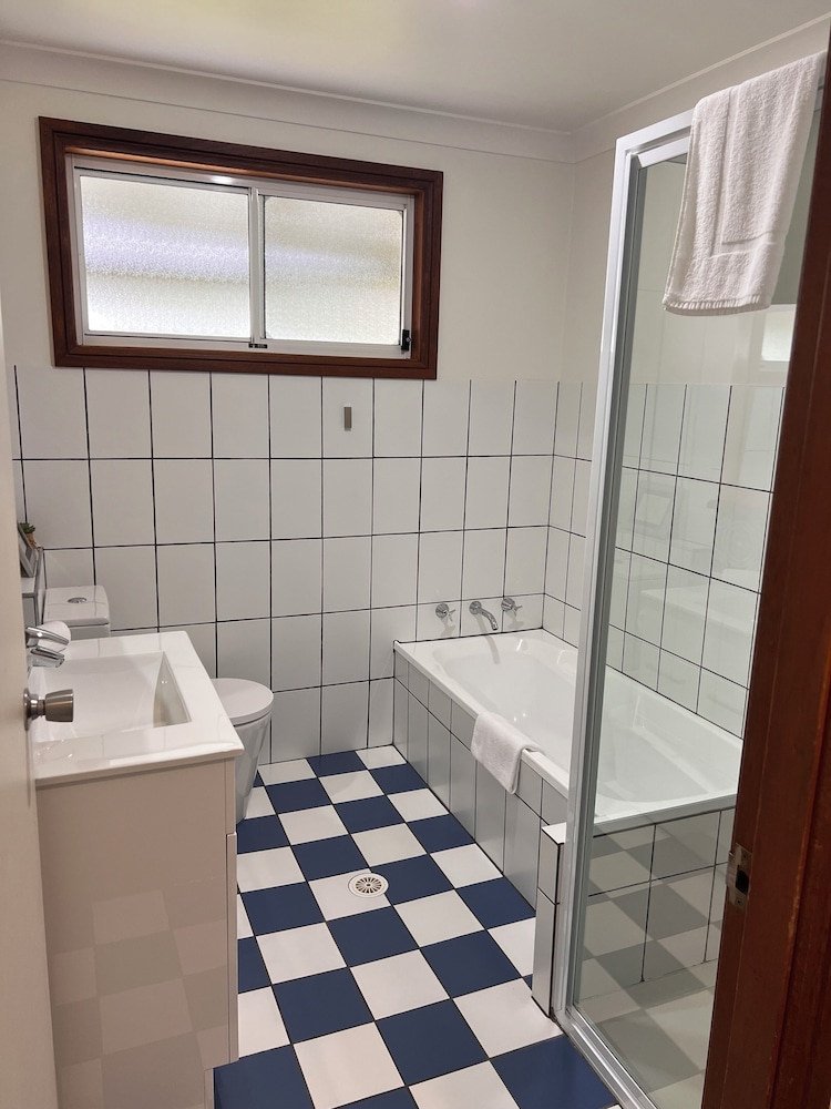 Farmers Quarters 28/29