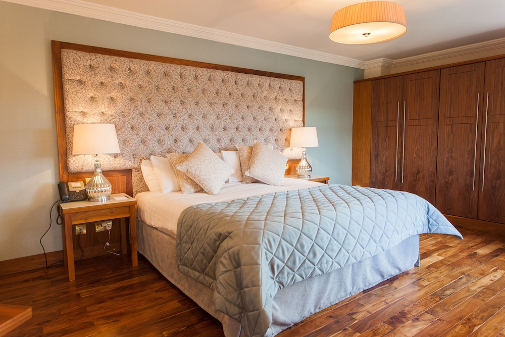 Ashdown Park Hotel 13/34