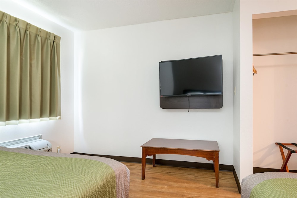 Motel6 New Iberia, LA 25/58