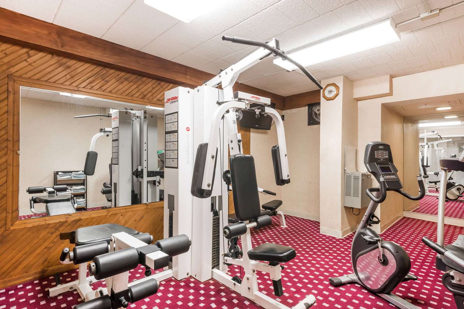 Ramada by Wyndham State College Hotel & Conference Center 11/40
