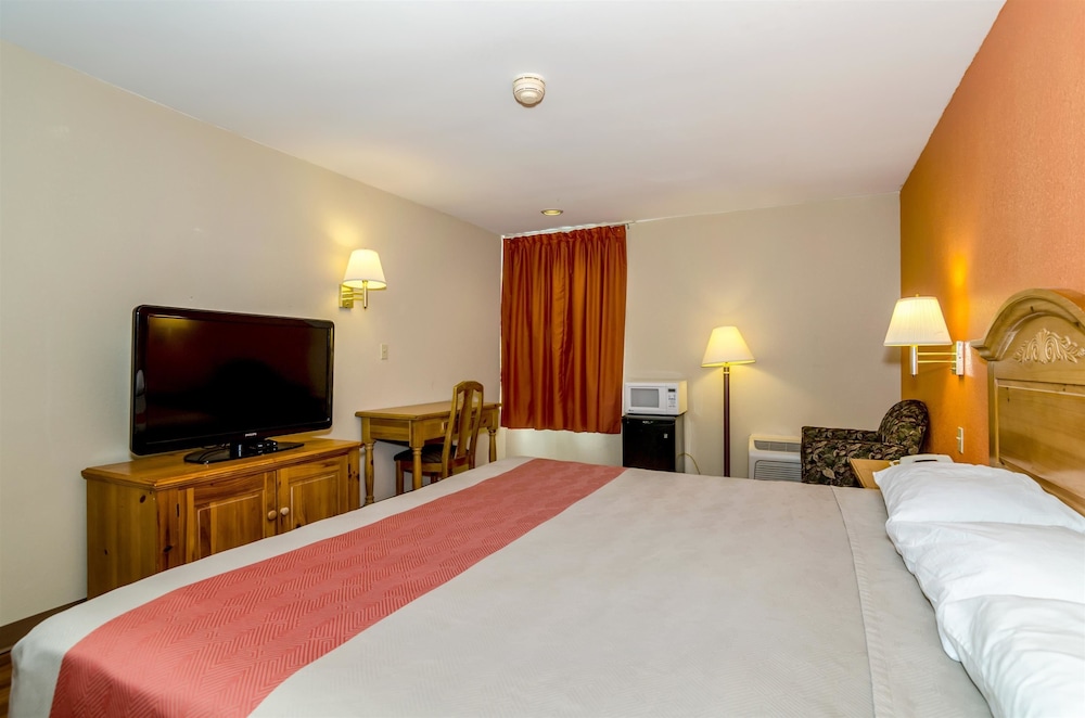 Baymont by Wyndham Newark/Wilmington 21/53