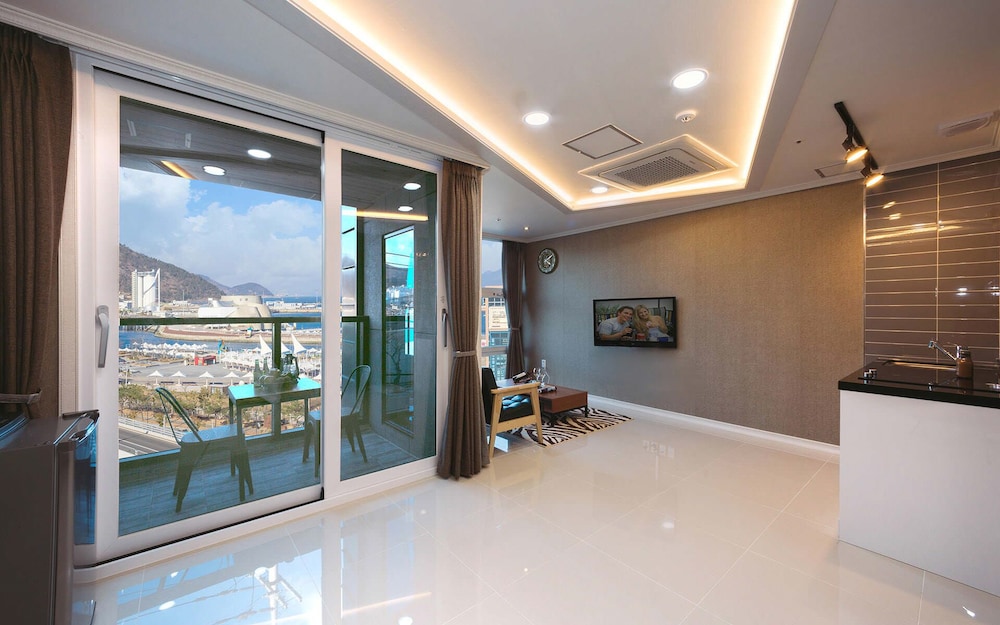 Yeosu Paradise Spa Pension 7/50
