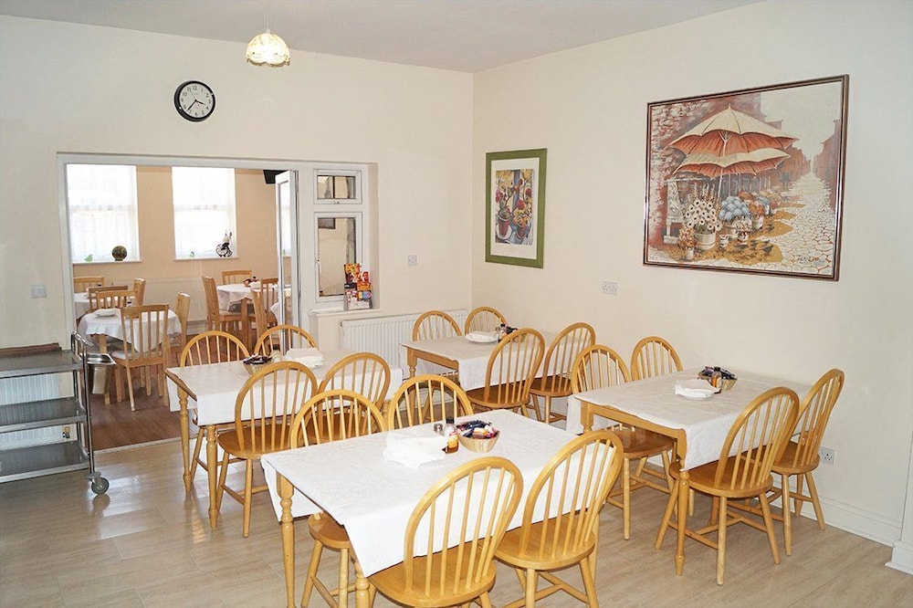 OYO Ricky Road Guest House - Budget 47/59