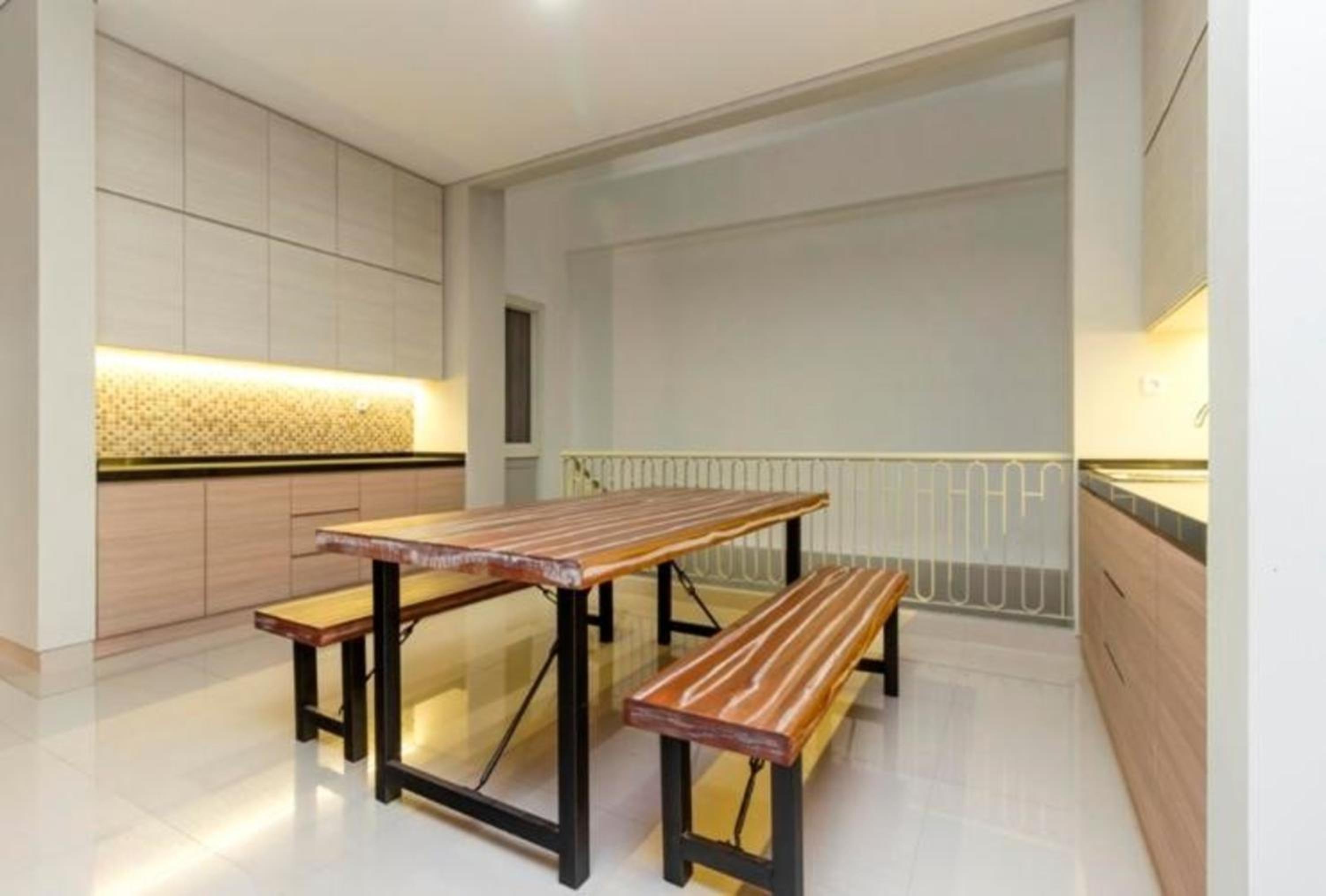 Airy Patal Senayan 2 Jakarta 21/27