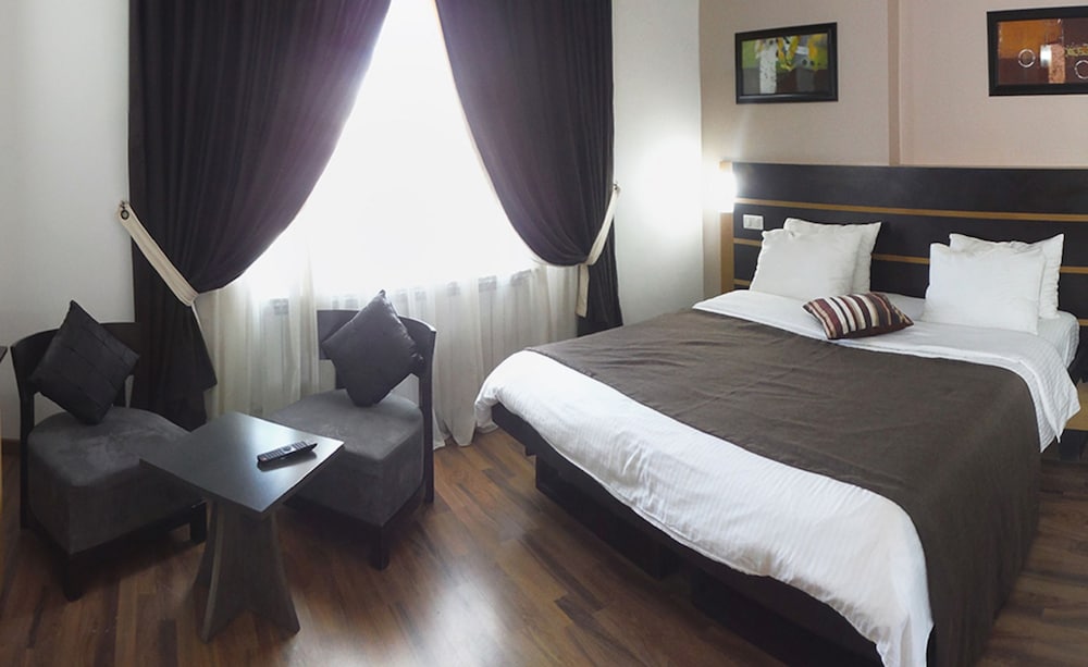 CLEAN HOTEL 24/62