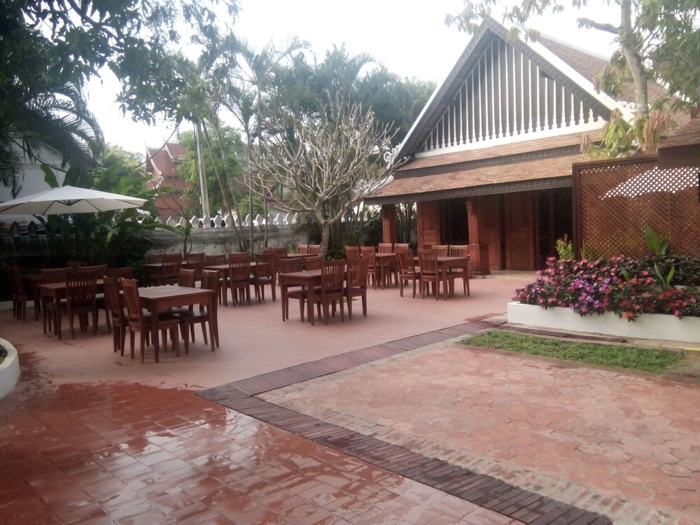 Royal Peacock Boutique Hotel 36/39