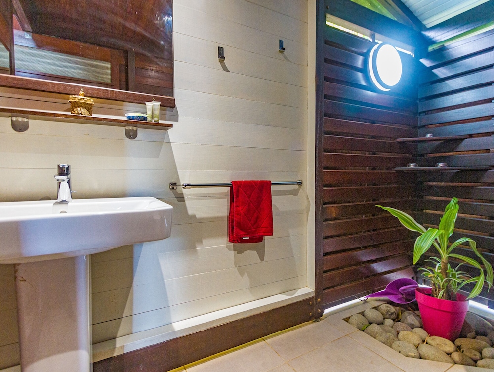 Piton Bungalows 50/50
