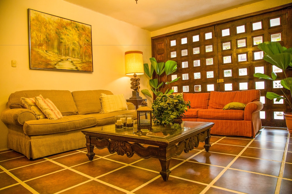 EL CARMEN SUITES 32/35