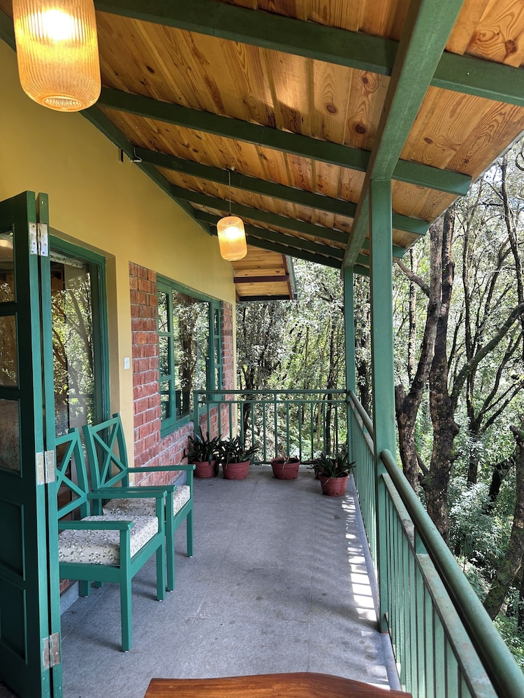 Latitude 29 By The Lake Resort 26/50