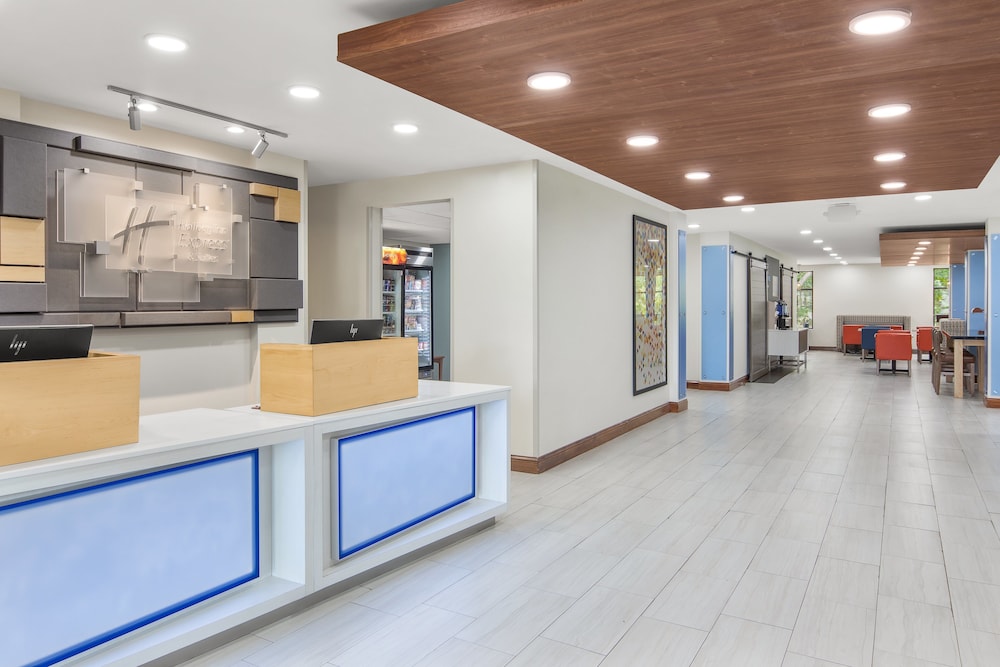 Holiday Inn Express Hotel Suites Hardeeville Hilton Head 6/68