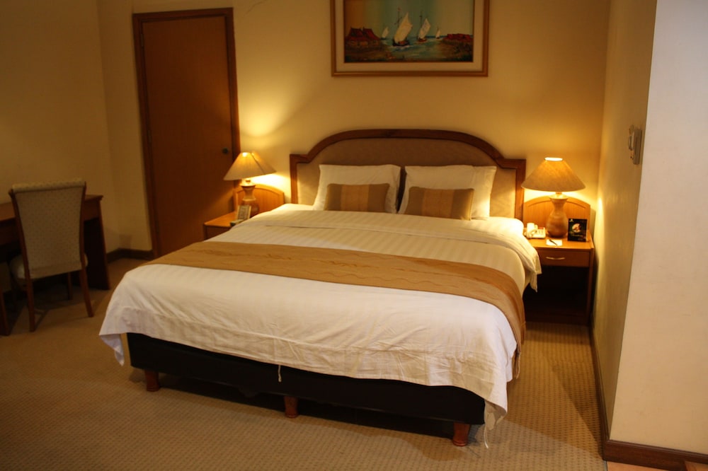 GRAND PASUNDAN CONVENTION HOTEL 23/65