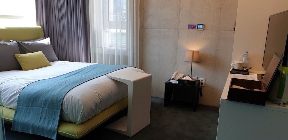 Cocomo Hotel And Gallery 28/54