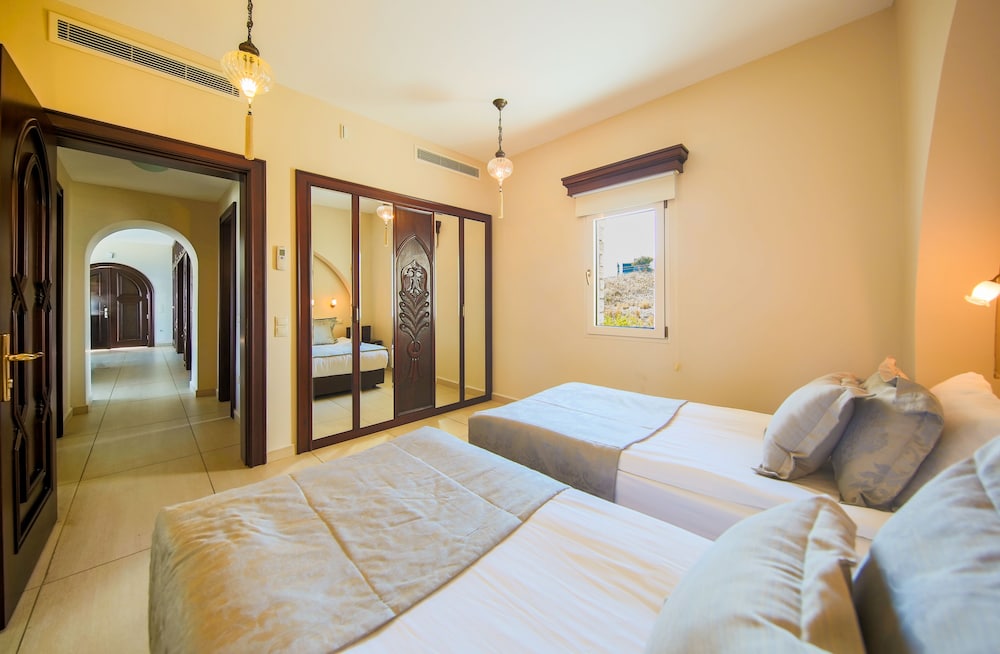2 BEDROOMS, APARTMENT