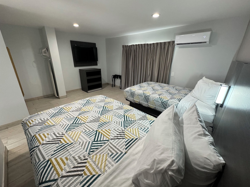 Motel6 Englewood, FL 44/64