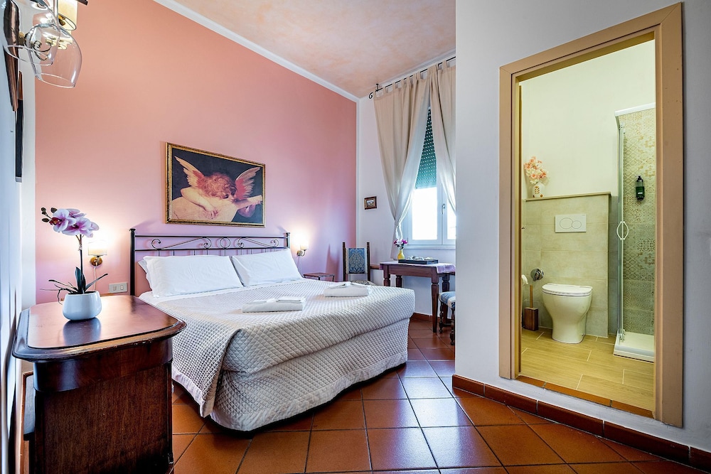 ROOM, DOUBLE BED