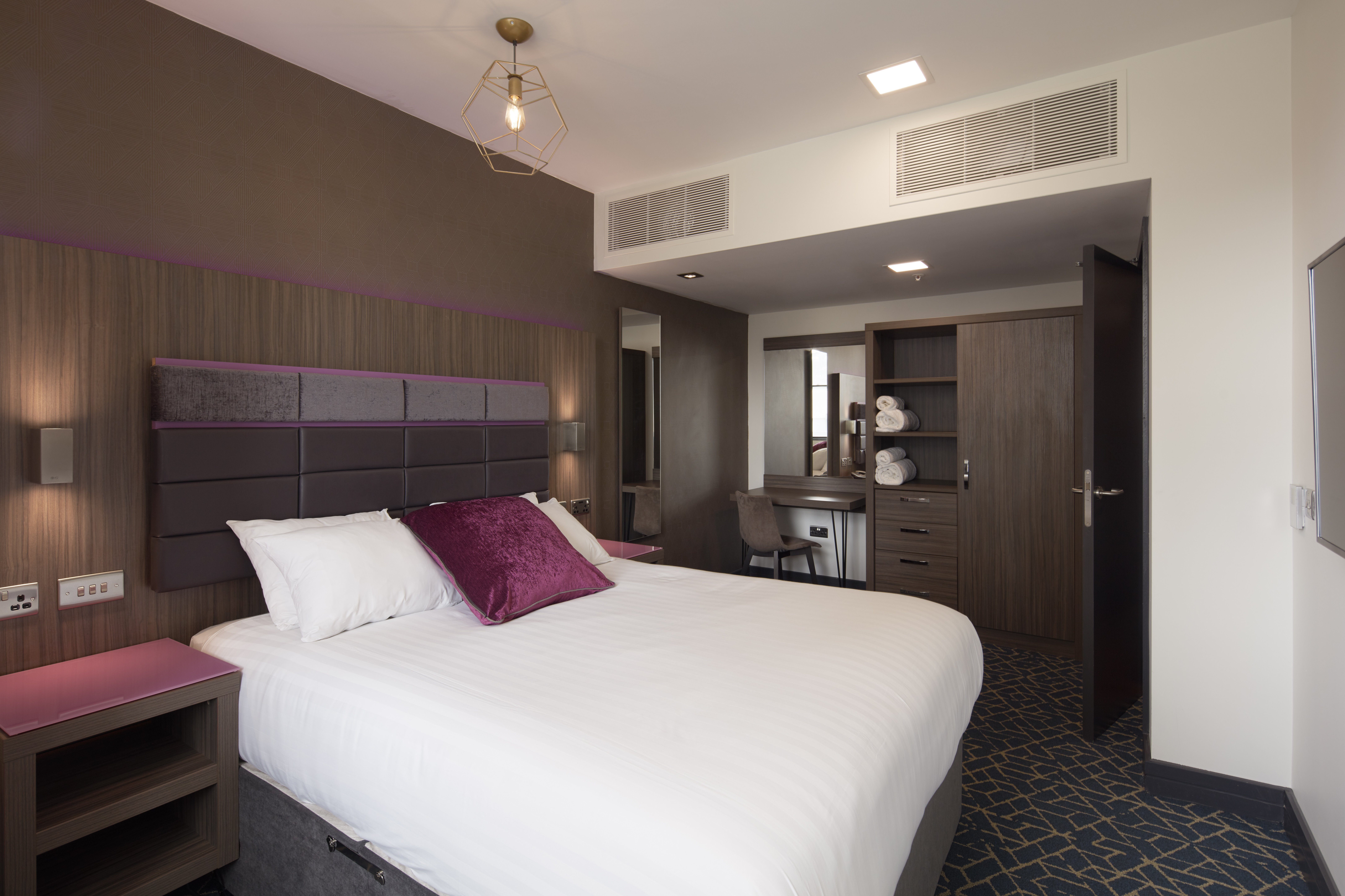 Roomzzz Manchester Victoria 20/52