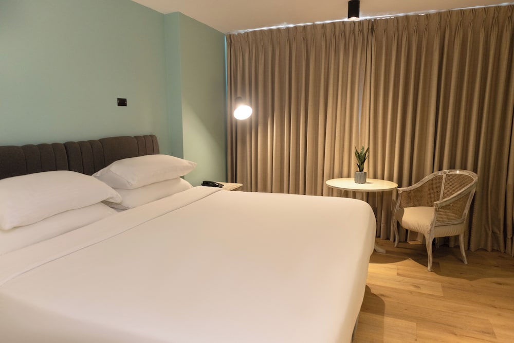 Premium, King Bed