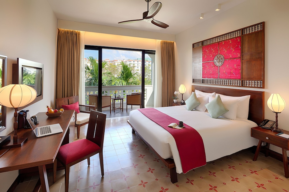 GRAND, RIVER, DELUXE, DOUBLE BED, TOWN VIEW