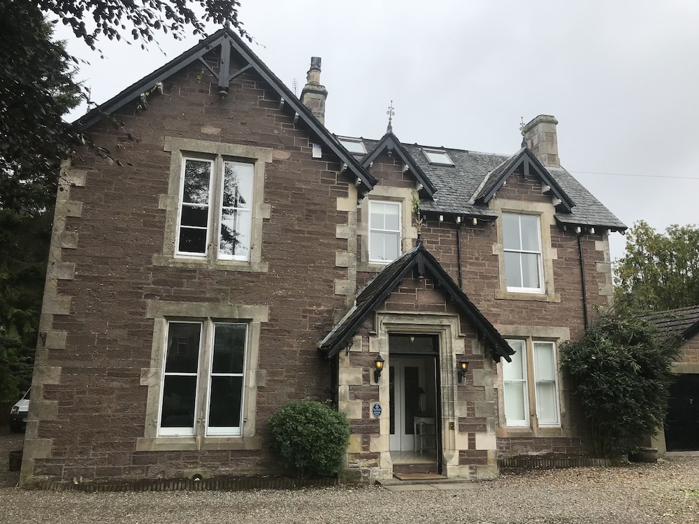 Merlindale Bed & Breakfast 46/50
