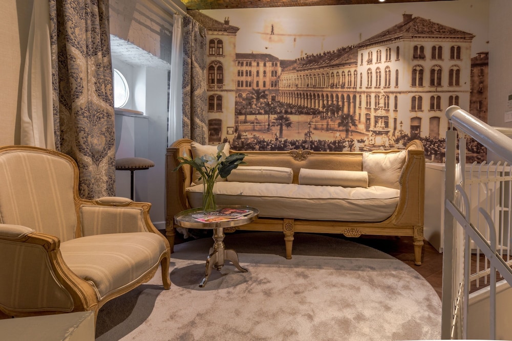 Procurator 7 Luxury Rooms 61/72