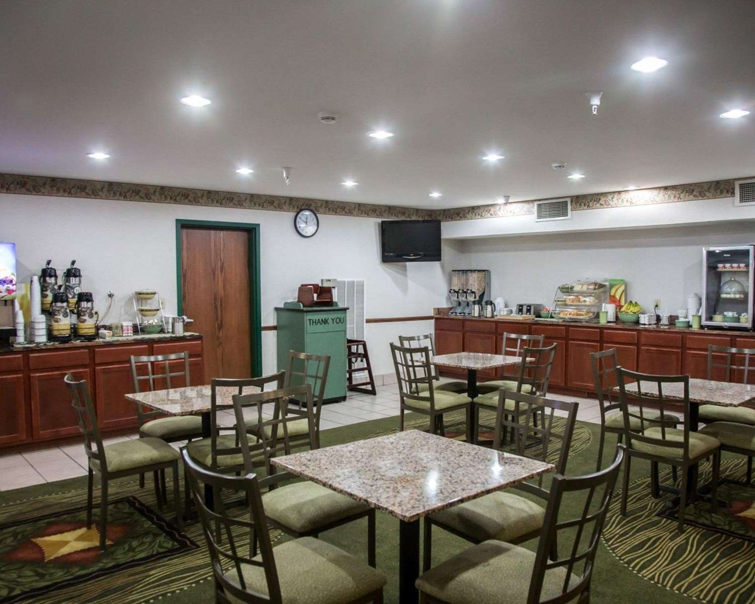 Quality Inn & Suites Loves Park Near Rockford 31/35