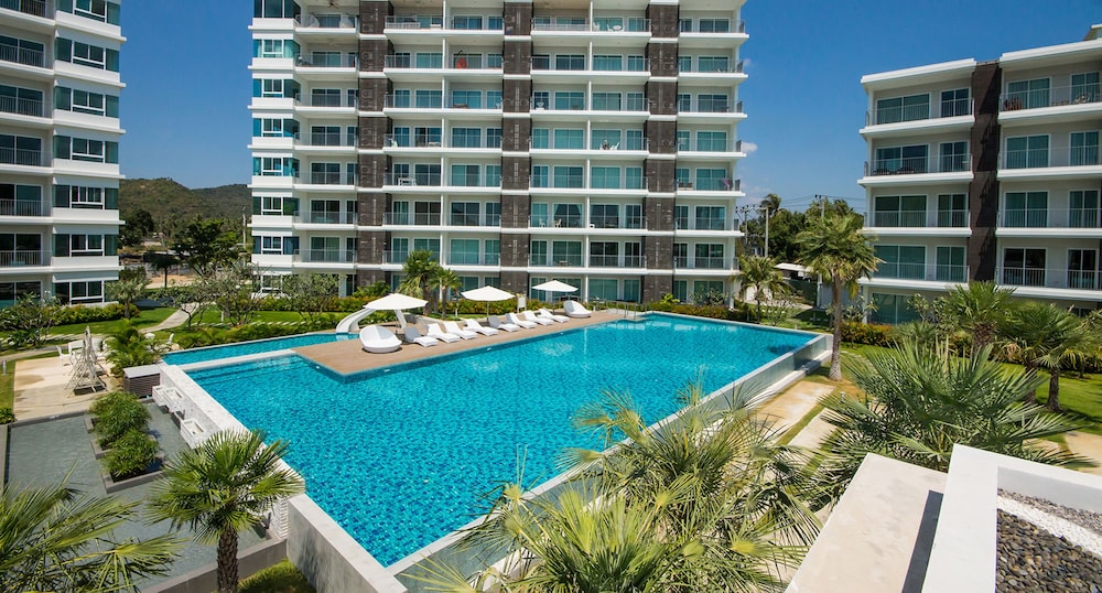 The Sea Condominium 14/67
