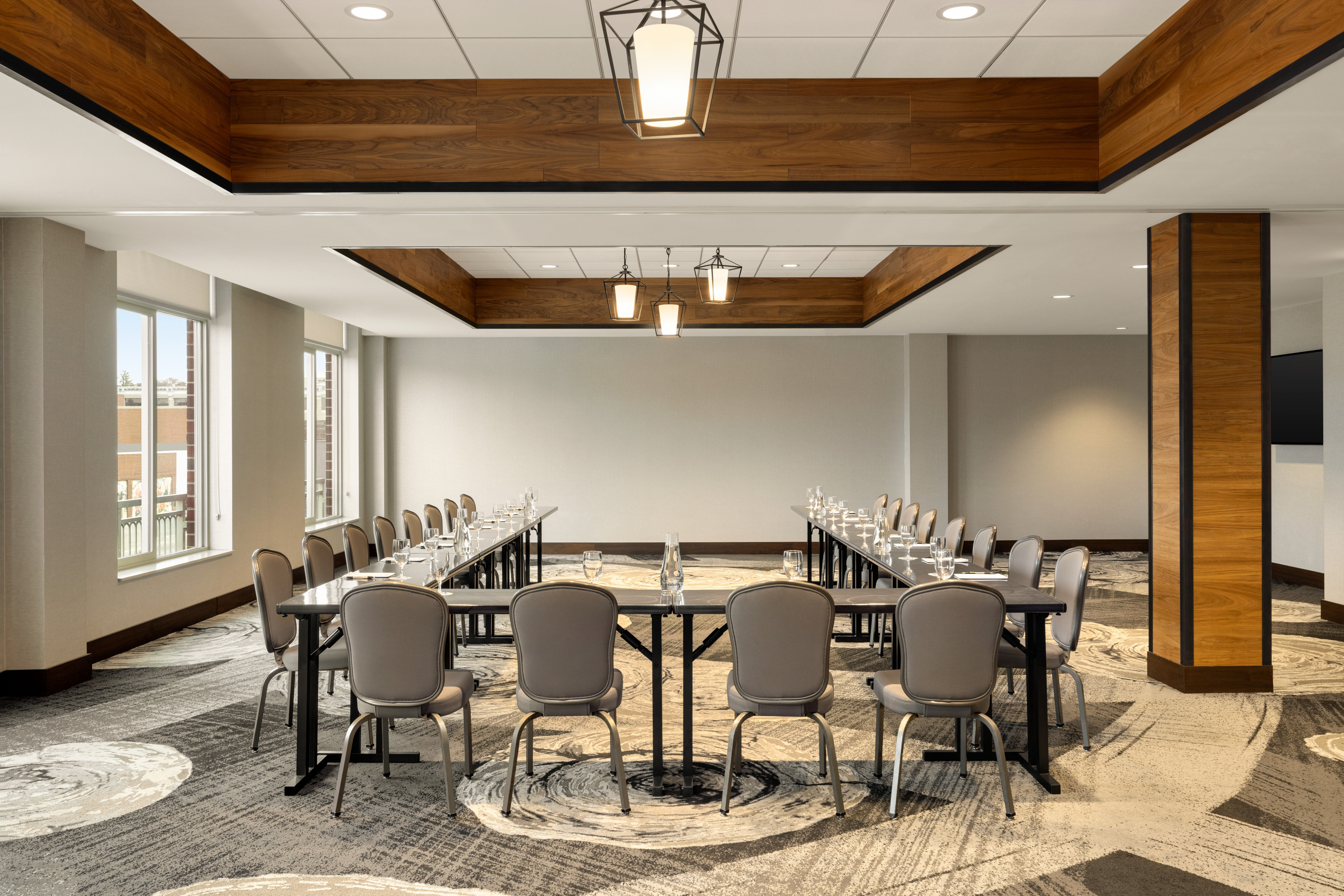 HOTEL INDIGO NAPERVILLE RIVERWALK 68/78