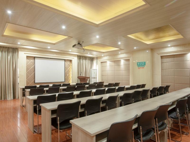 GreenTree Inn Anhui Hefei South High-speed Rail Station Fanhua Avenue Haiheng Express Hotel 38/46