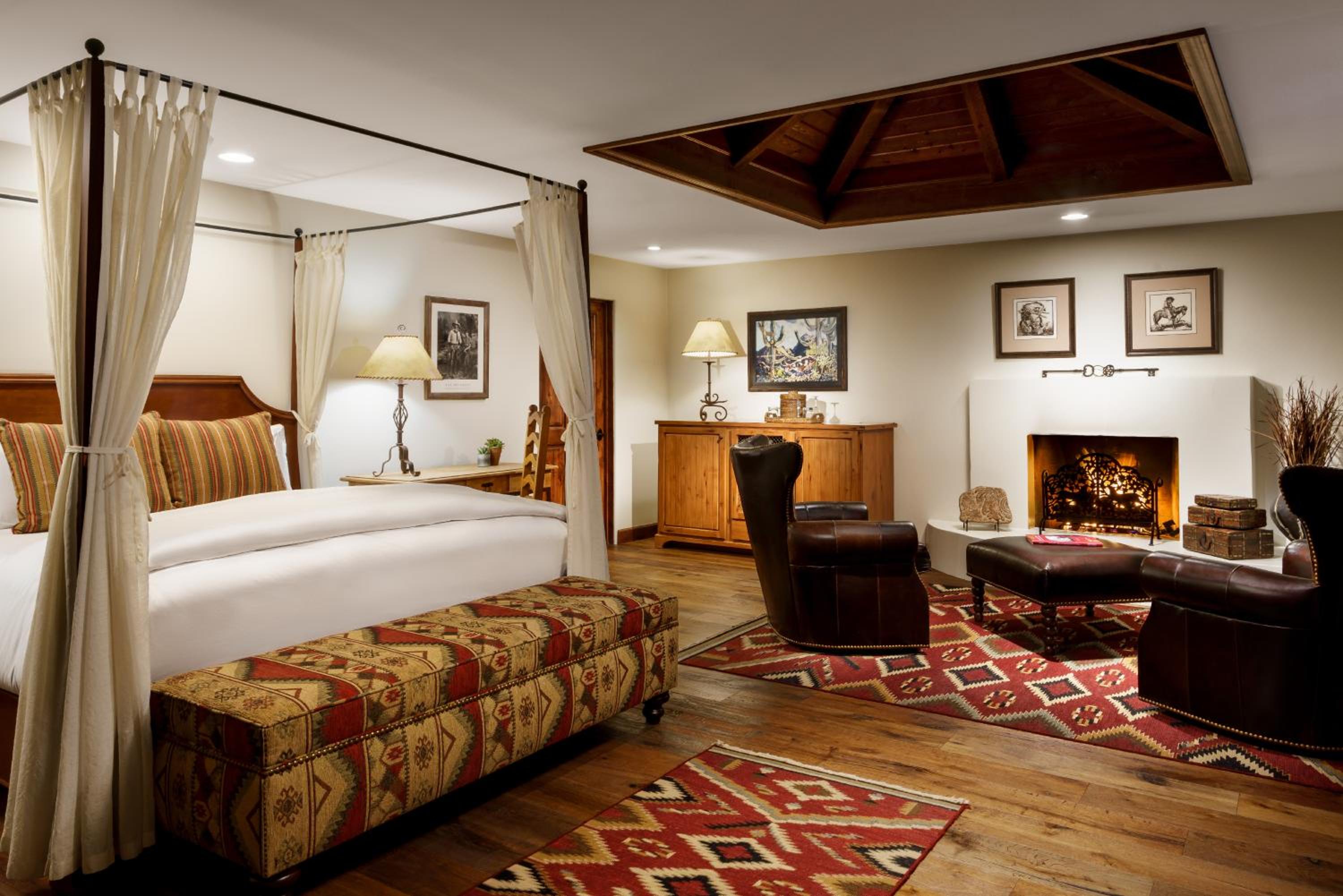 Casita, Deluxe, King Bed