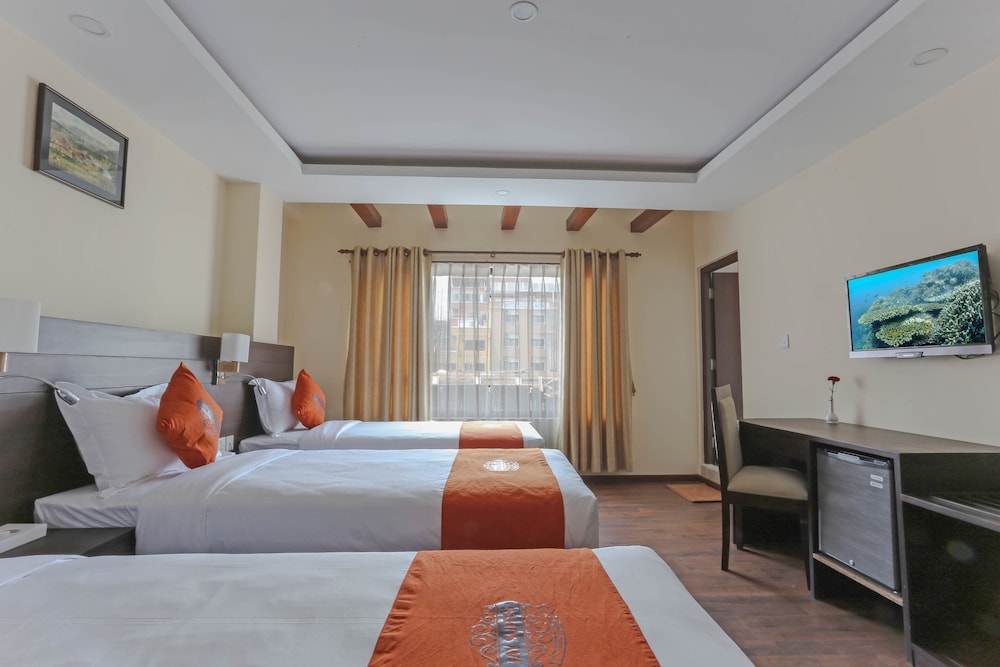 Hotel Jay Suites 37/75