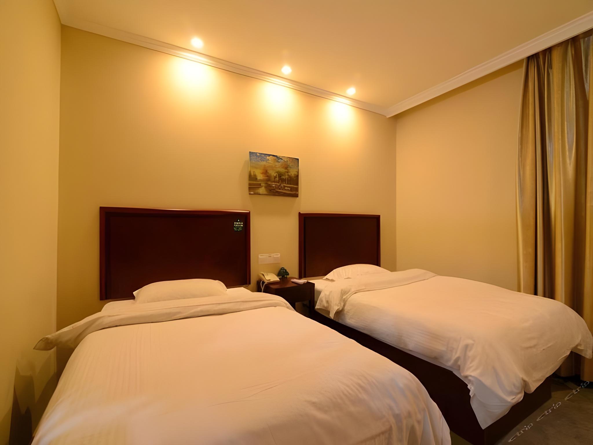 Garden, Twin Beds