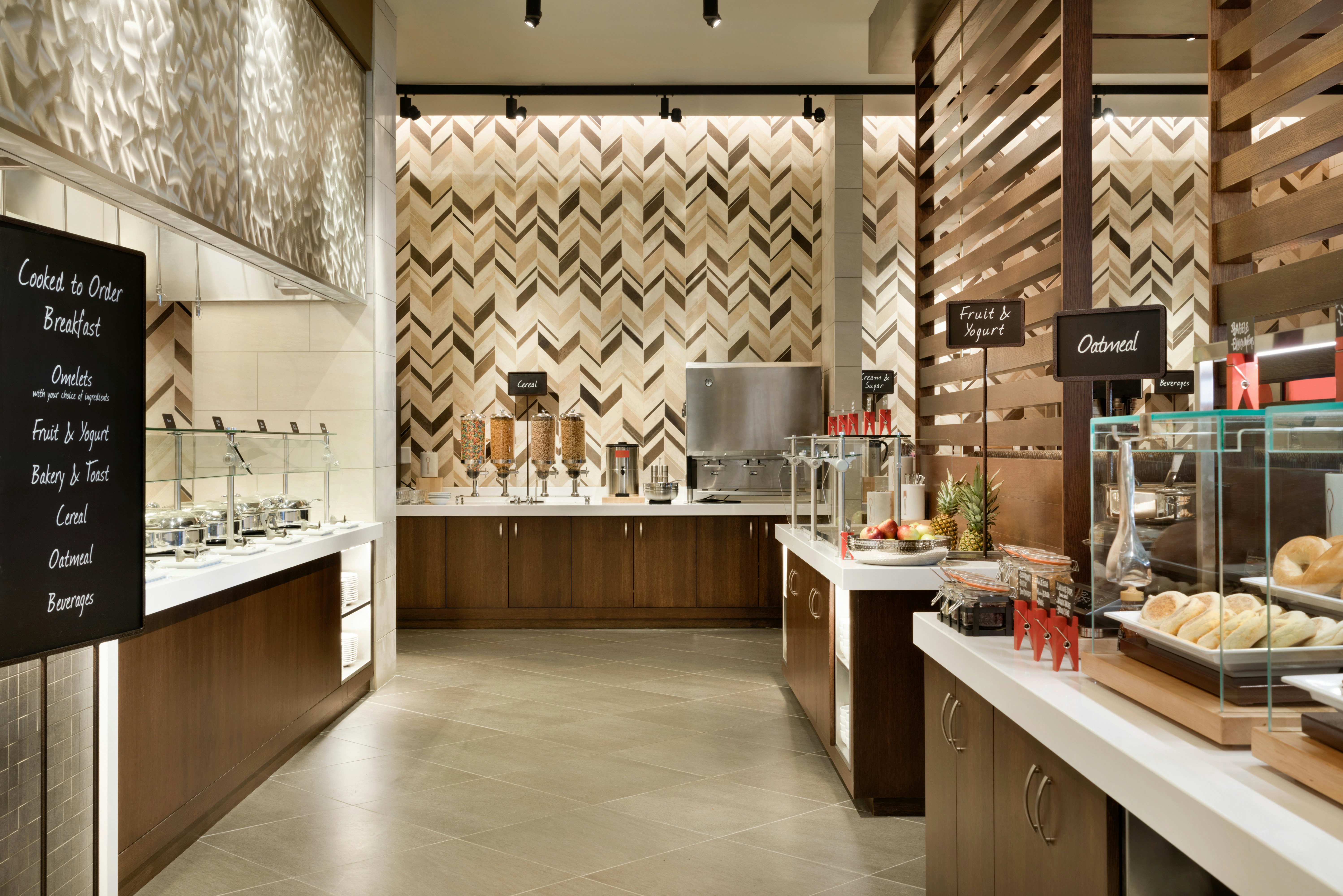 Embassy Suites by Hilton Syracuse Destiny USA 7/54