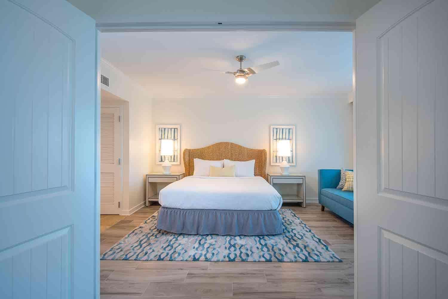 Superior, Suite, King Bed, Hawks Cay Resort 2/3