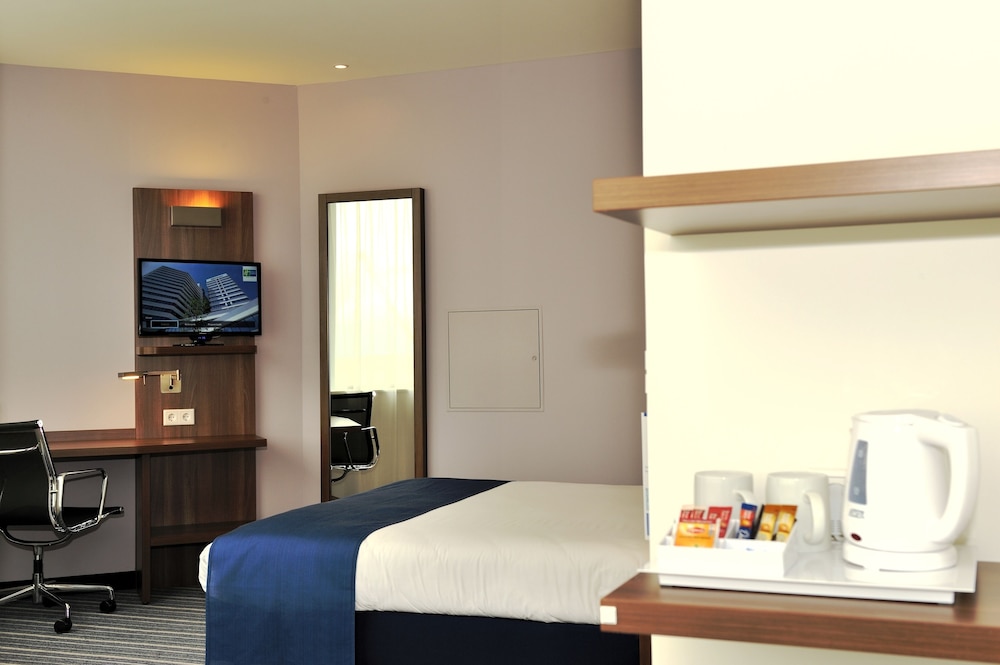 HOLIDAY INN EXPRESS THE HAGUE - PARLIAMENT 13/75