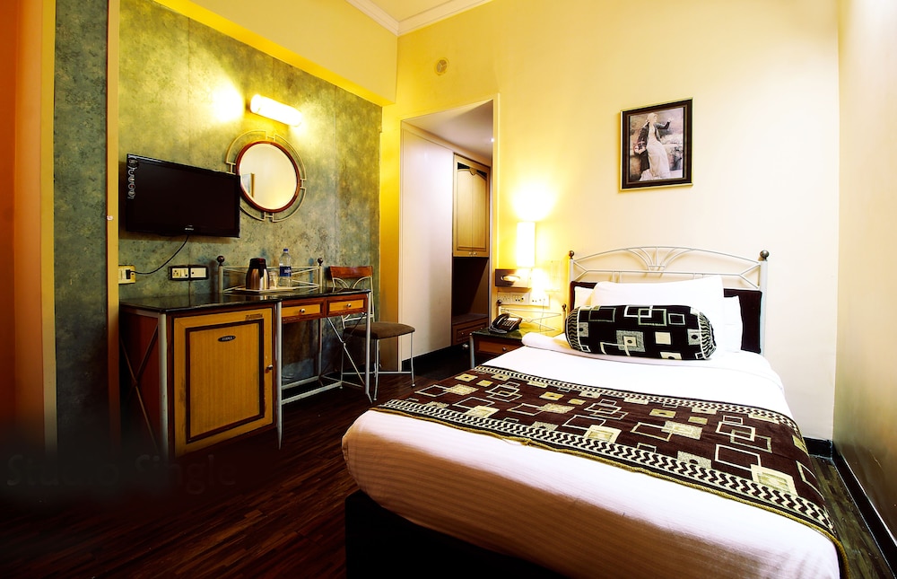 Hotel Gurukripa 20/50