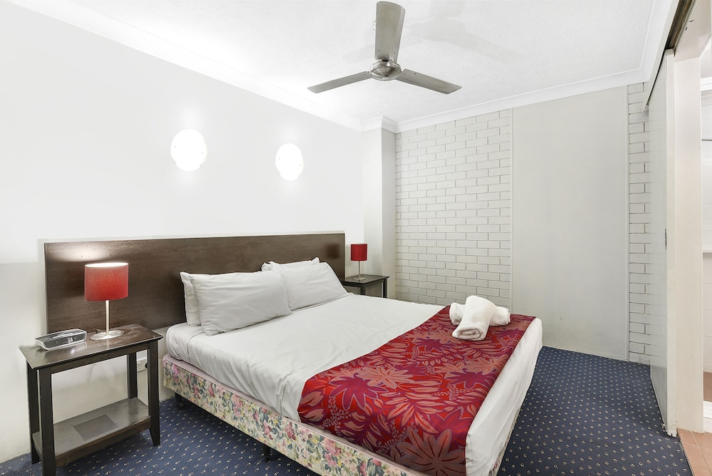 BEST WESTERN BROADBEACH TRAVEL INN APARTMENTS 14/70