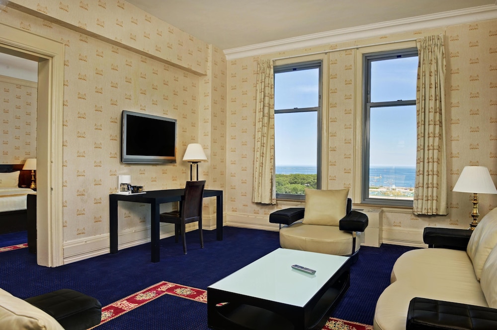 The Congress Plaza Hotel 39/50