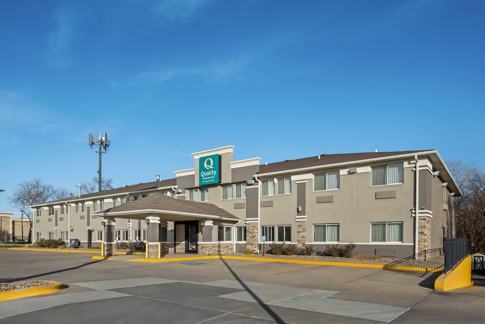 Quality Inn & Suites Des Moines Airport 46/50