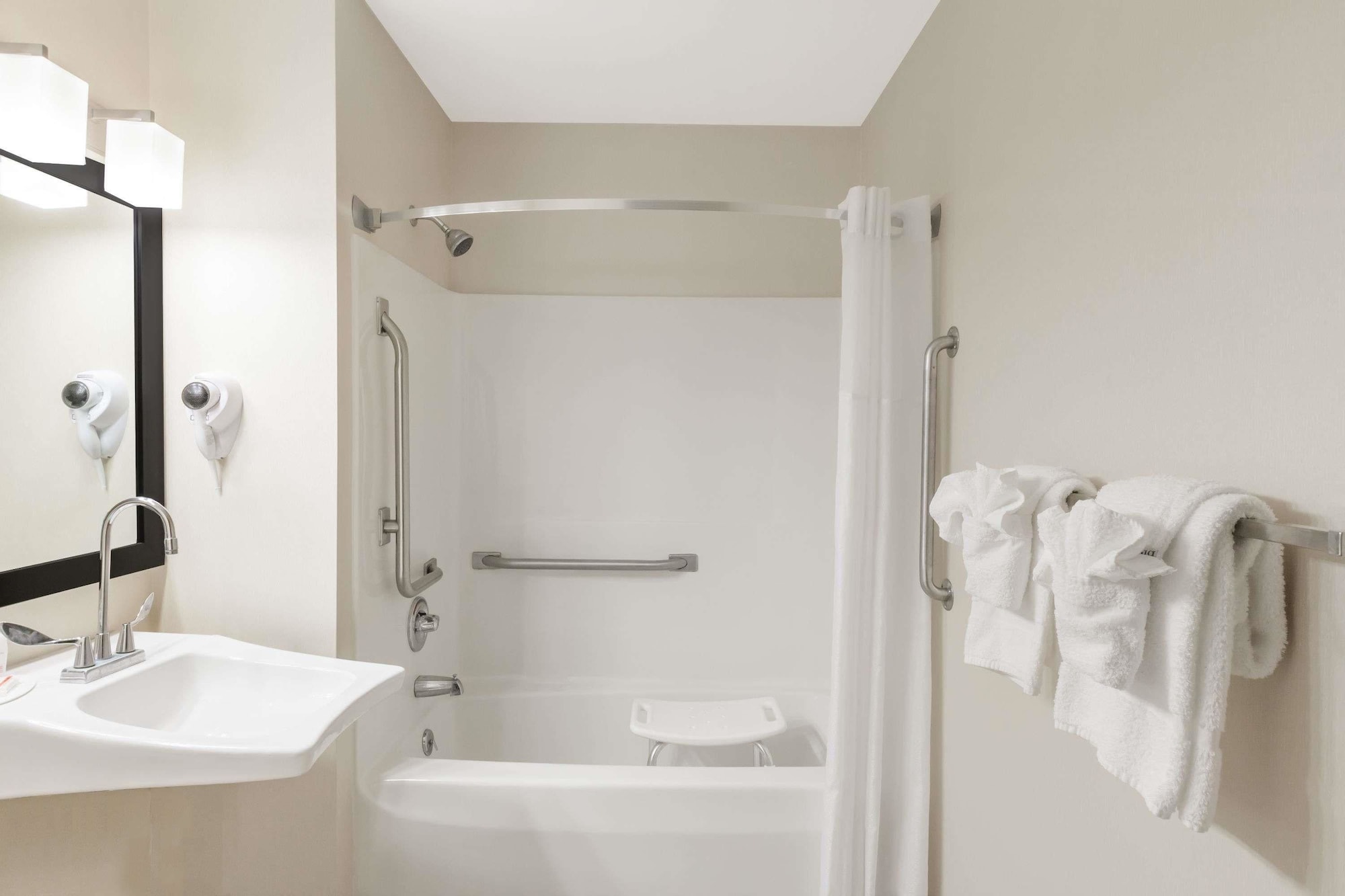 غرفة قياسية بسرير كينج، Super 8 By Wyndham Schenectady/Albany Area 2/3