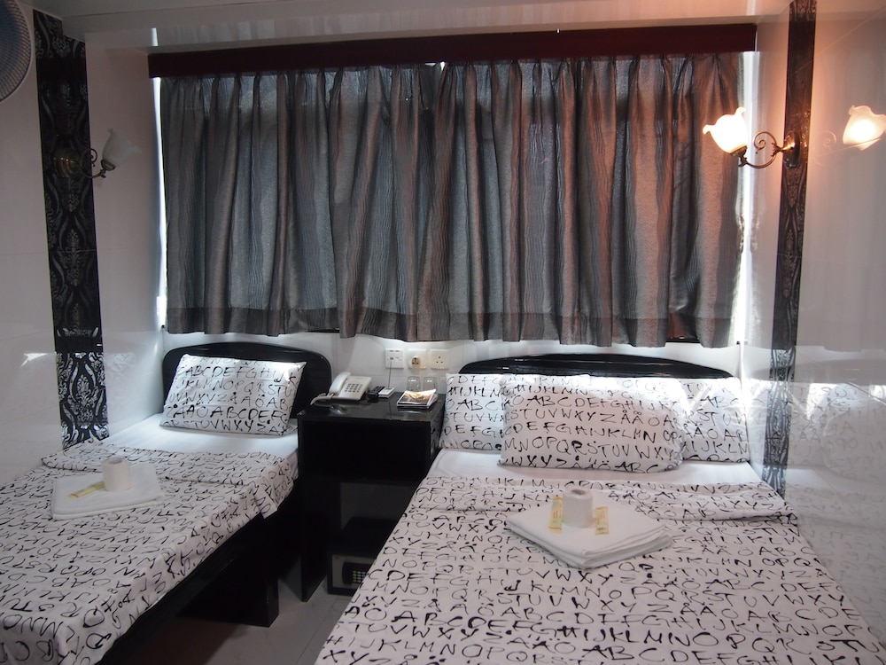 Premium Lounge 24/38