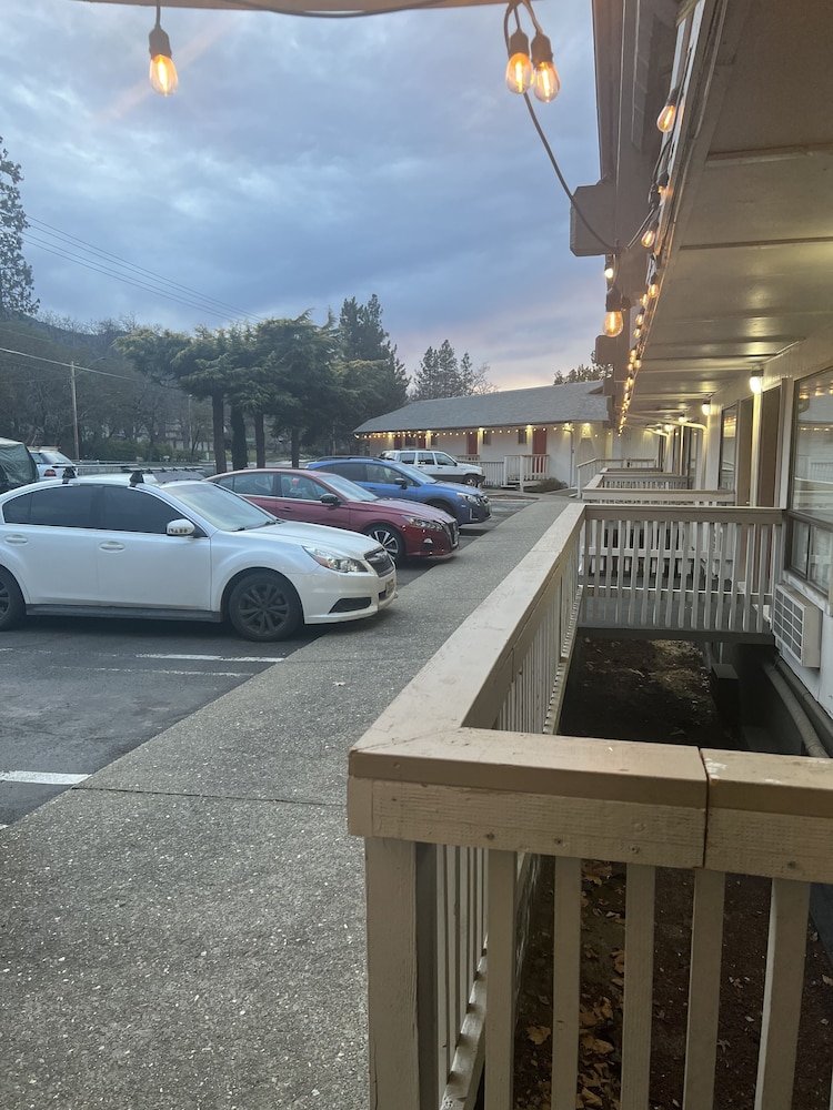 Cedarwood Inn of Ashland 60/66