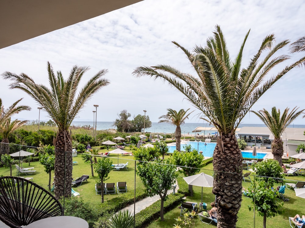 Marinos Beach 44/50