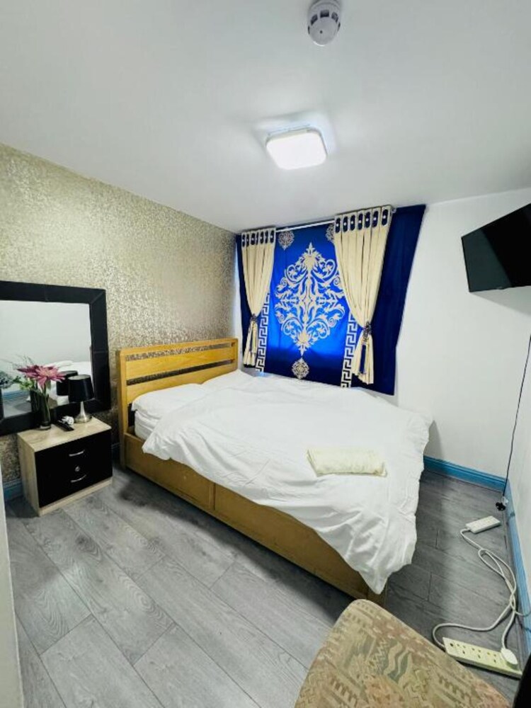 OYO Unique Private Room 9/24