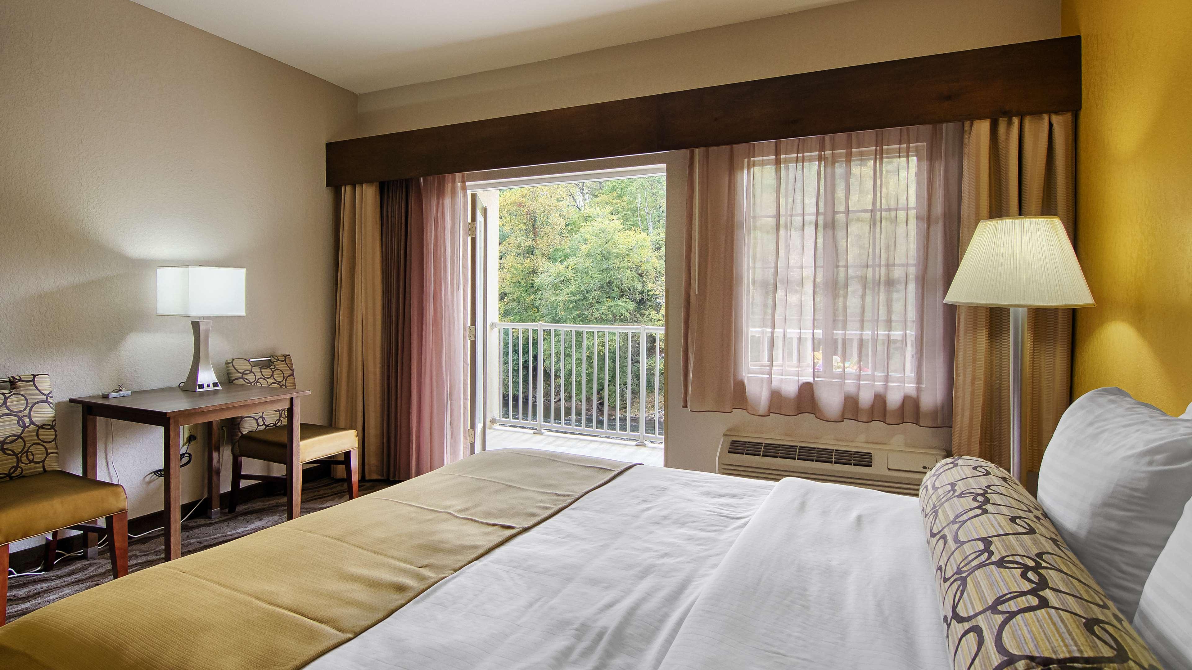 جناح بسريرين كوين، Best Western Plus River Escape Inn & Suites 7/10