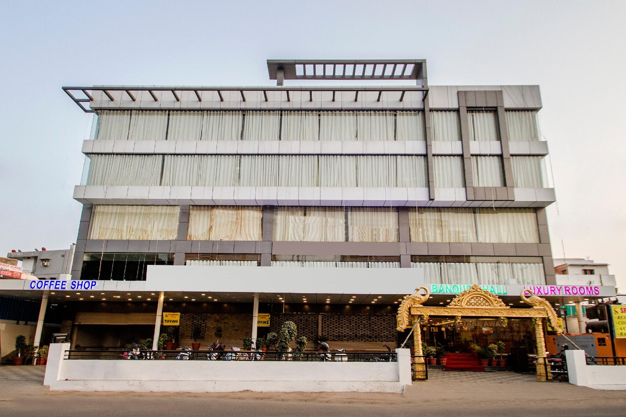 Oyo 10225 Hotel Sree Chandana 7/50