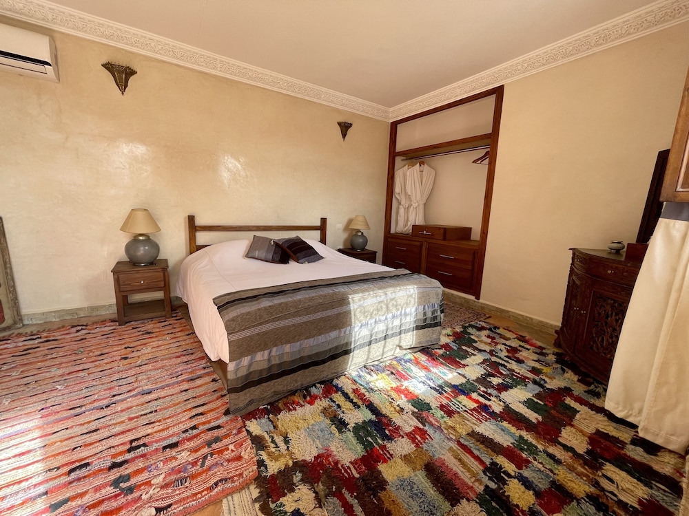 Riad Elias 13/72